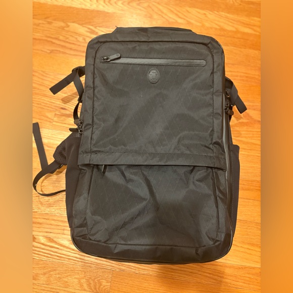 Tortuga Outbreaker 35L Travel Backpack BlackCarry-OnWaterproofEUC